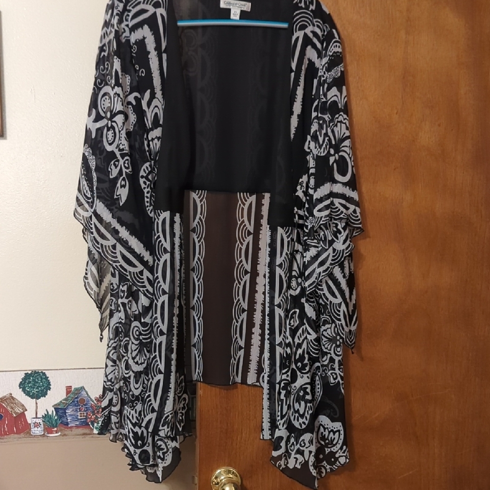 A Black And White lined At The Top Coldwater Creek 2X Cover Up